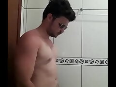 Mulherengo Gostoso balançando o pênis no short asian gay sex mms videos