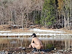 雪解けが始まった渓流で全裸散歩 gay teens sex videos asian