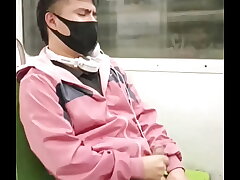 Joven Tretcho se masturba en el último vagón del metro asian gay sex new videos