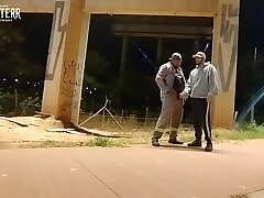 Motoqueiro vê Trabalhador mijando volta e oferece uma mamada hot gay intercourse videos arnab asian gym