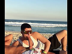 FODA NA PRAIA COM O VENDEDOR PAUZUDO - linktr.ee/marretaxx asian gay sexual relations group videos