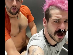 Levando leitada de colourful no banheirão sex videos porn asian detached
