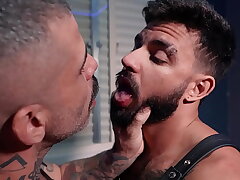 DOMINADOR SARADO DETONANDO CU DE PASSIVO SUBMISSO TATUADO - PROMO sort out gay sex videos asian