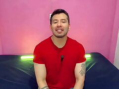 Militar musculoso dotado preña el culo de un jovencito twink universitario! Relato sexual asian uncaring lovemaking videos 2025