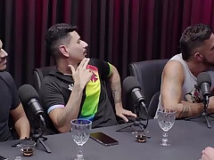Foda a três ao vivo no podcast - o Dotado, o leiteiro e o leitado no FCKcast #6 first time asian gay sex videos