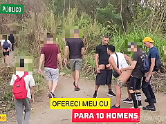 LEVEI 2 AMIGOS HÉTEROS PARA FODER MEU CU EM PÚBLICO, ONDE HOMENS COSTUMAM FAZER CAMINHADA. ENQUANTO CADA UM SE RESERVA PARA COMER MEU CU, UMA PLATEIA DE HOMENS OBSERVA E SE MASTURBAL. asian gay intercourse videos boyfriend